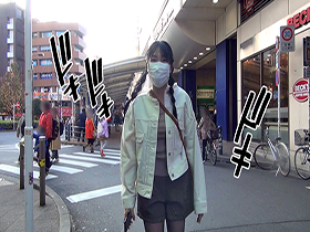 くじら女子　エリナちゃん（18）　潮吹き/十代/中出し/ハメ撮り/3Ｐセックス/3本番　サンプル画像02